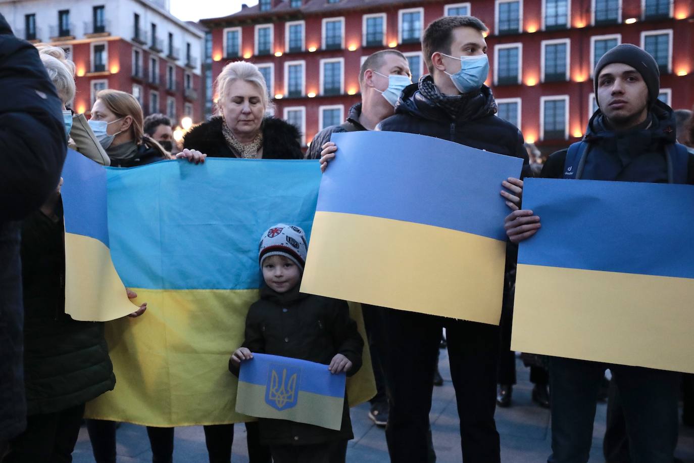 Fotos: Concentración contra la guerra en Ucrania, plaza Mayor Valladolid