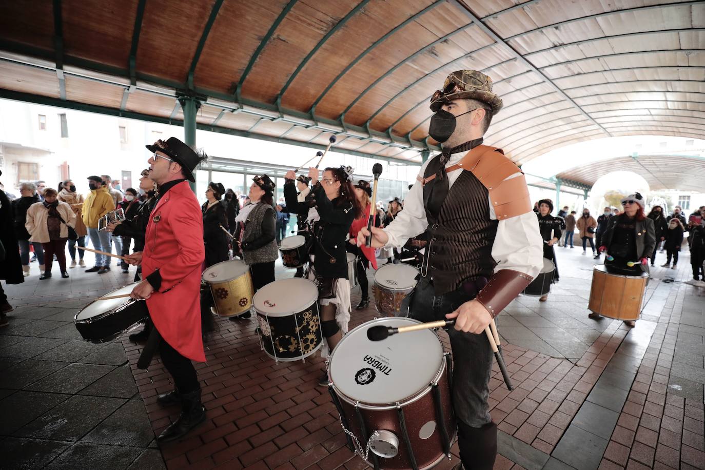 Fotos: Batucada carnavalera en el centro de Valladolid