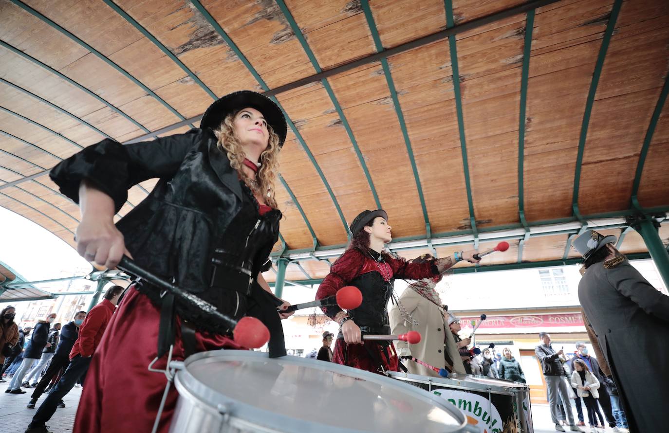 Fotos: Batucada carnavalera en el centro de Valladolid