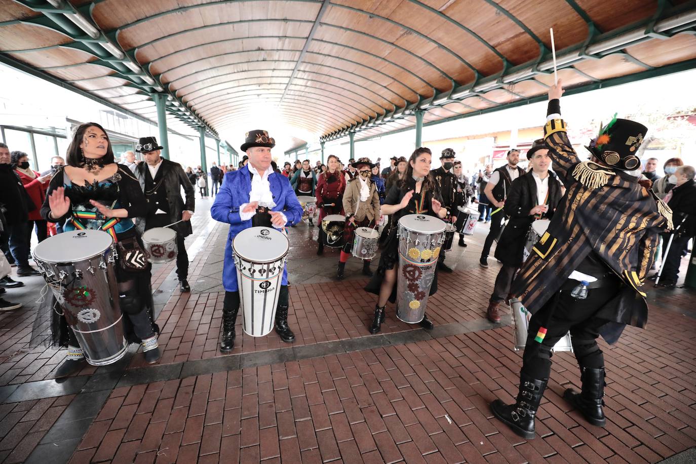 Fotos: Batucada carnavalera en el centro de Valladolid