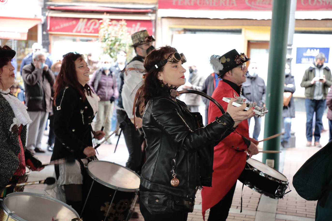 Fotos: Batucada carnavalera en el centro de Valladolid