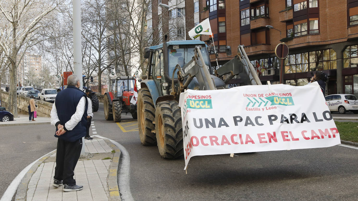 Fotos: Tractorada en Palencia contra los elevados costes de producción