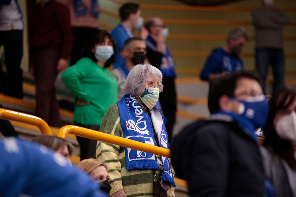 El ambiente carnavalero se hace notar en Würzburg para seguir manteniendo, y reforzando, el disfraz de líder del conjunto azulón