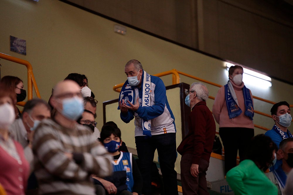 El ambiente carnavalero se hace notar en Würzburg para seguir manteniendo, y reforzando, el disfraz de líder del conjunto azulón