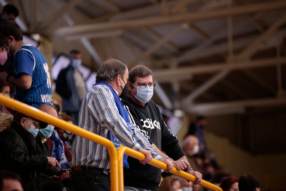 El ambiente carnavalero se hace notar en Würzburg para seguir manteniendo, y reforzando, el disfraz de líder del conjunto azulón