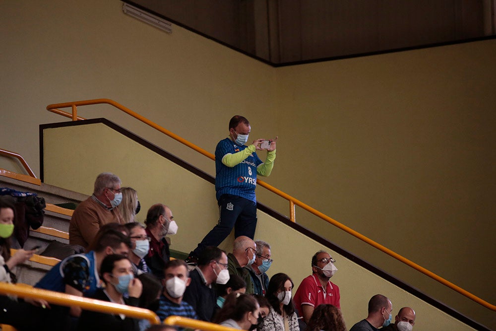 El ambiente carnavalero se hace notar en Würzburg para seguir manteniendo, y reforzando, el disfraz de líder del conjunto azulón