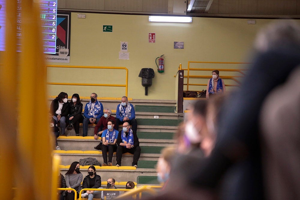 El ambiente carnavalero se hace notar en Würzburg para seguir manteniendo, y reforzando, el disfraz de líder del conjunto azulón