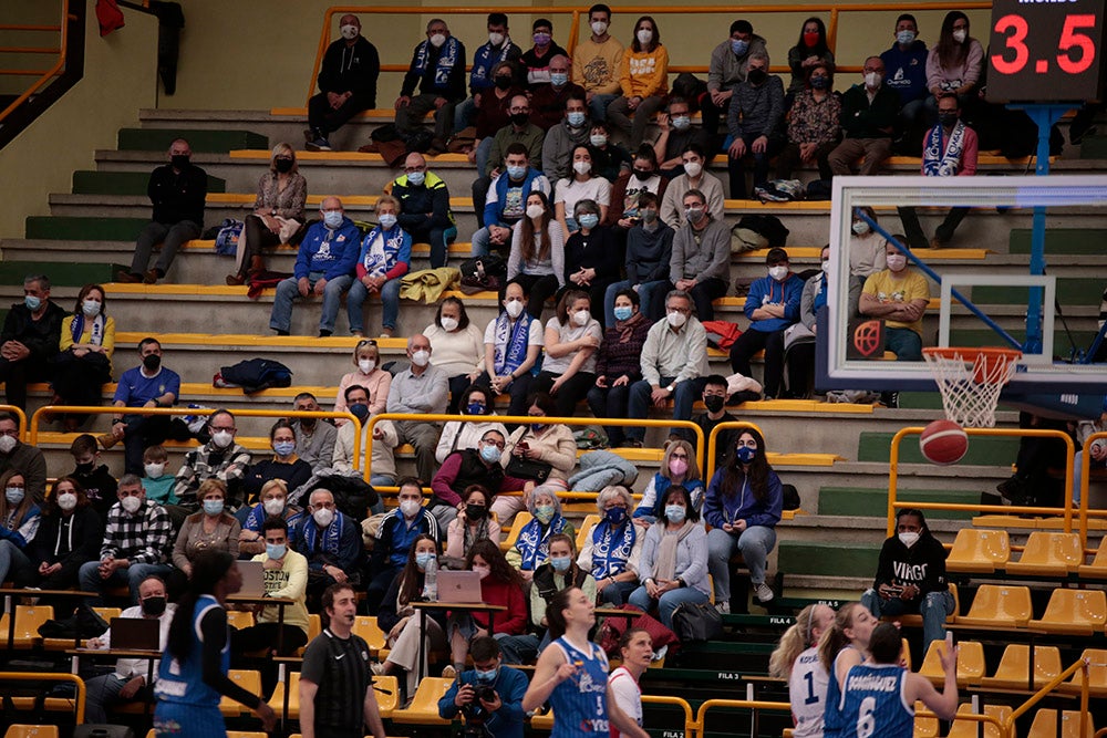 El ambiente carnavalero se hace notar en Würzburg para seguir manteniendo, y reforzando, el disfraz de líder del conjunto azulón