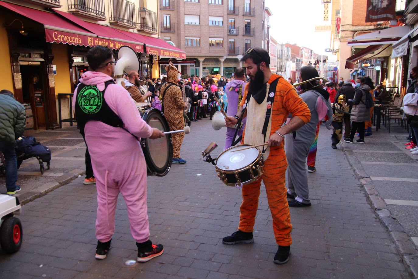 Los pueblos de Valladolid han salido este lunes a la calle para celebrar el carnaval. 