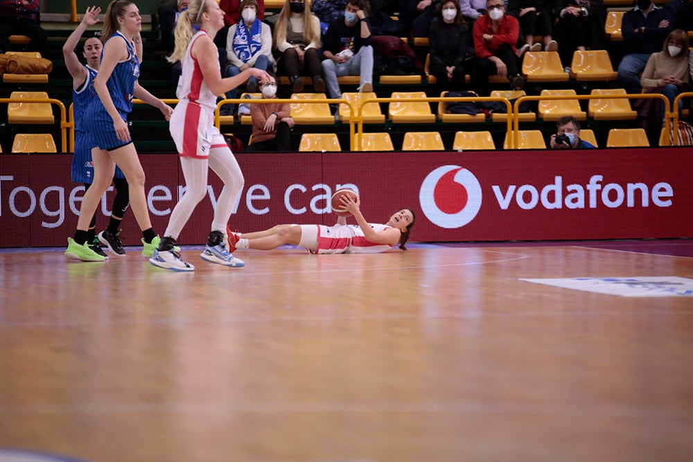 El CB Avenida se hace más líder ante el colista Ferrol (85-51)