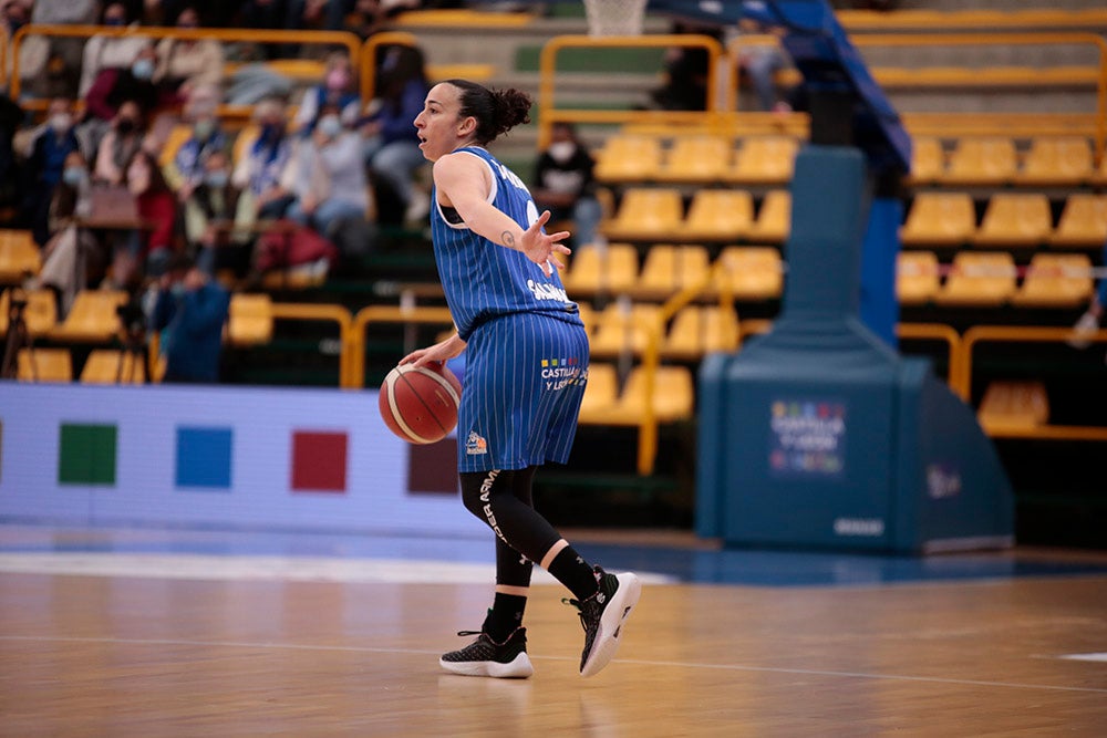 El CB Avenida se hace más líder ante el colista Ferrol (85-51)