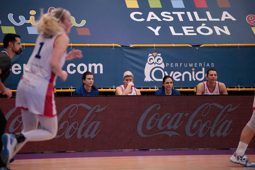 El CB Avenida se hace más líder ante el colista Ferrol (85-51)