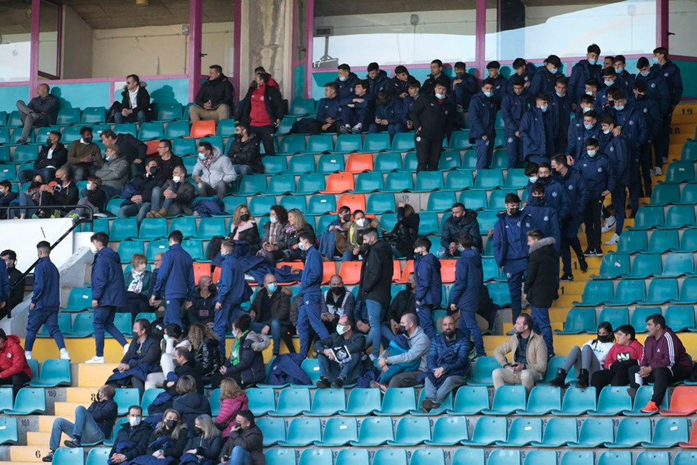 El presidente Manuel Lovato centra todas las miradas en un estadio Helmántico con nuevos aires tras el cambio en el banquillo 