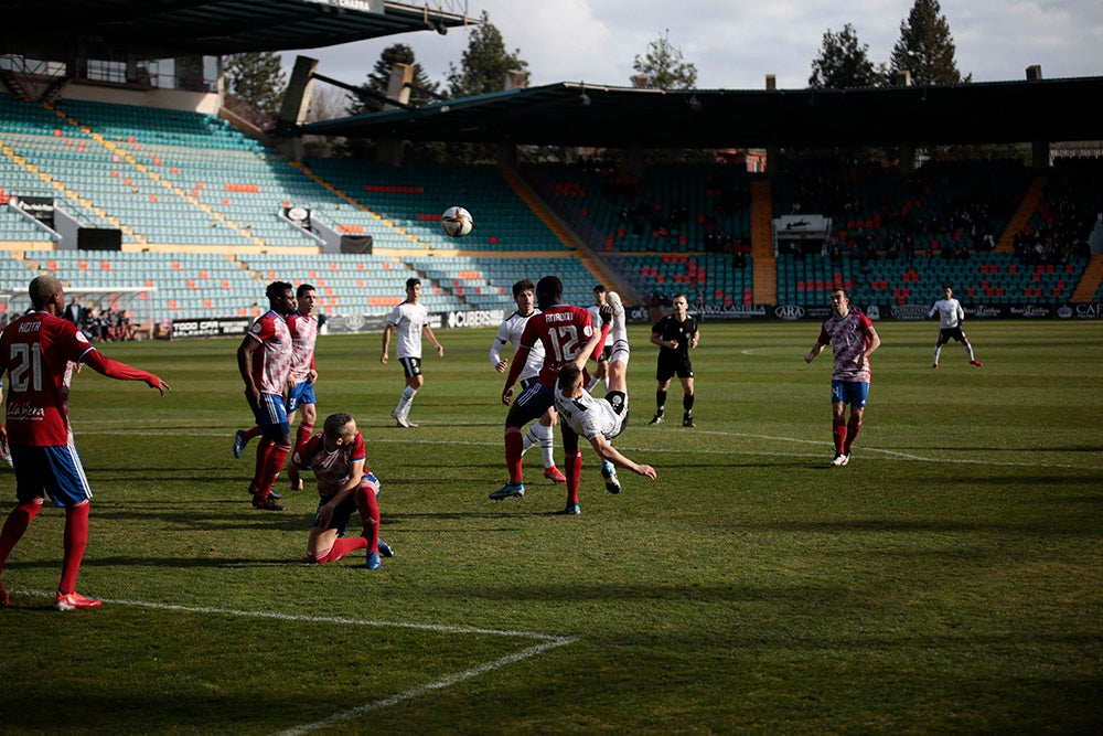 El Salamanca UDS se agarra a la pelea por la salvación ante la UD Llanera (2-0)