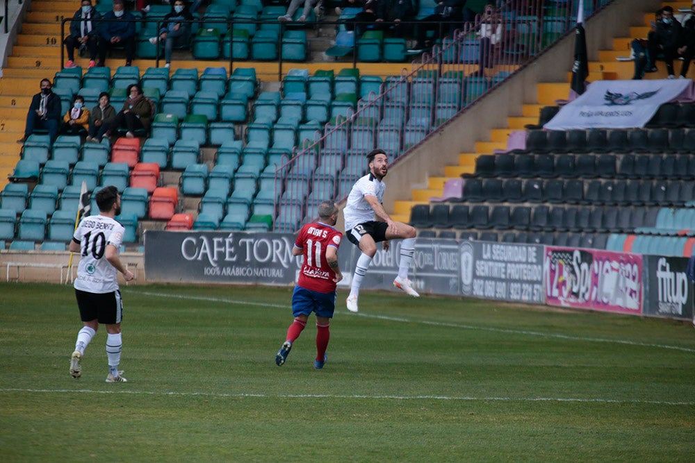 El Salamanca UDS se agarra a la pelea por la salvación ante la UD Llanera (2-0)