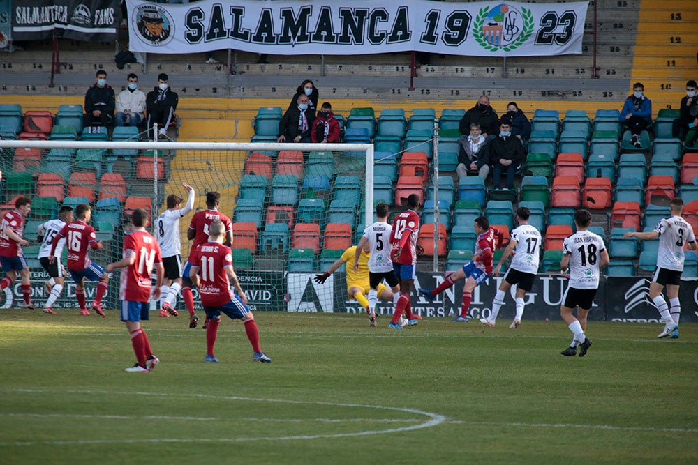 El Salamanca UDS se agarra a la pelea por la salvación ante la UD Llanera (2-0)