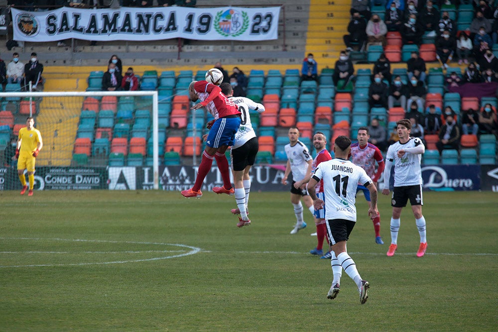 El Salamanca UDS se agarra a la pelea por la salvación ante la UD Llanera (2-0)