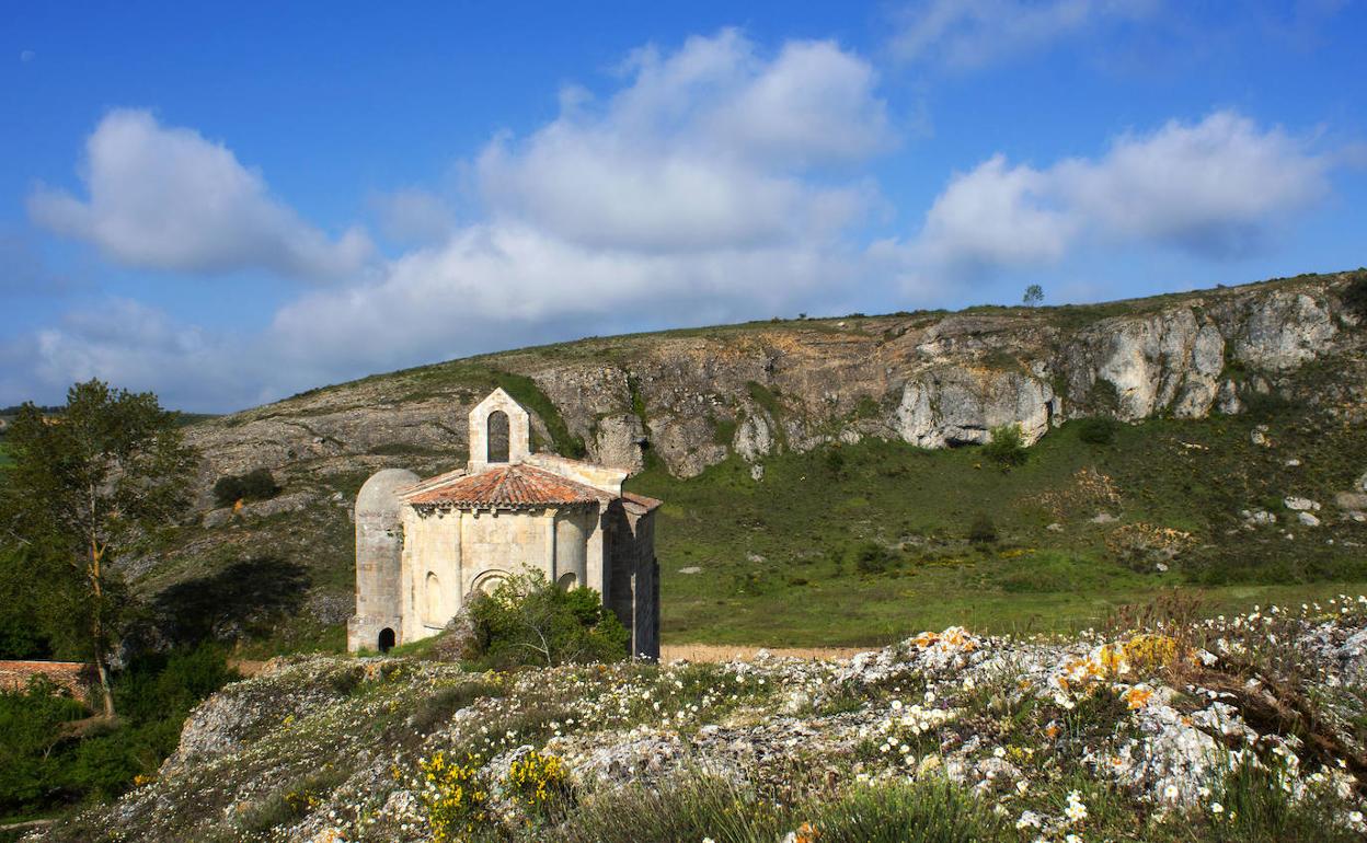 Ermita románica de Santa Cecilia en Villaespionoso de Aguilar, cerca de Aguilar de Campoo. 