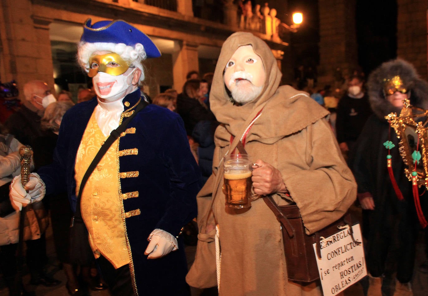 Desfile de este martes por el centro de Segovia.