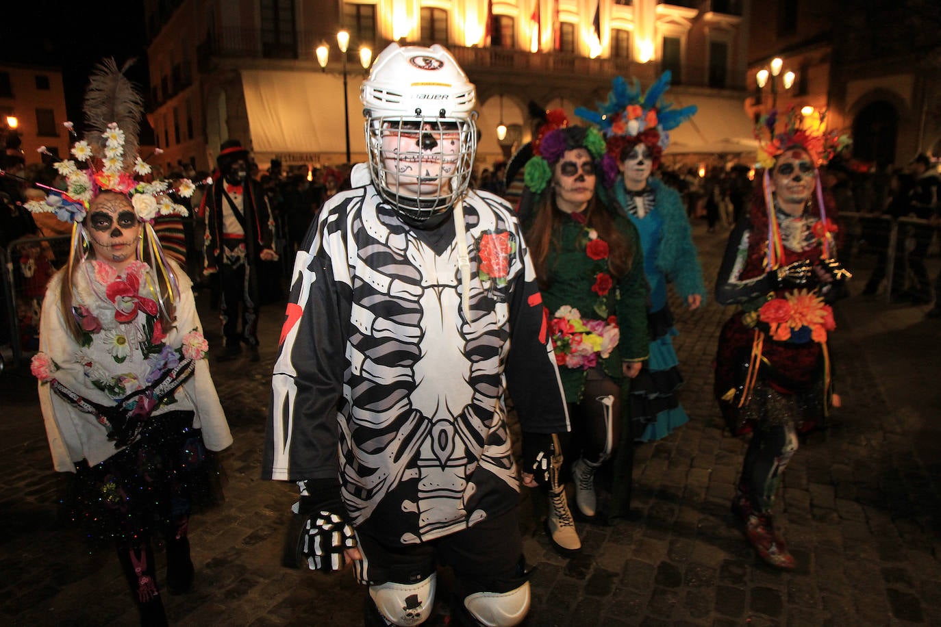 Desfile de este martes por el centro de Segovia.