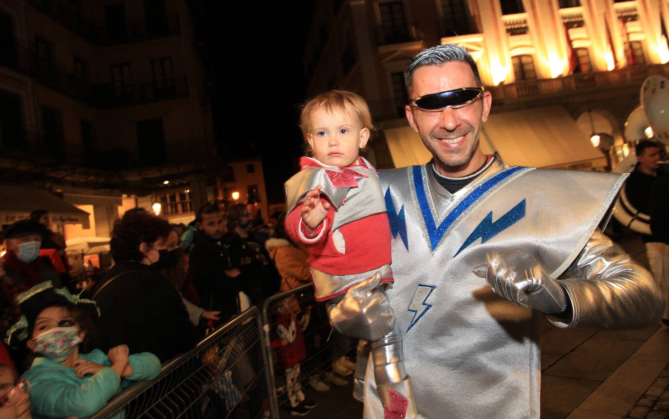 Desfile de este martes por el centro de Segovia.