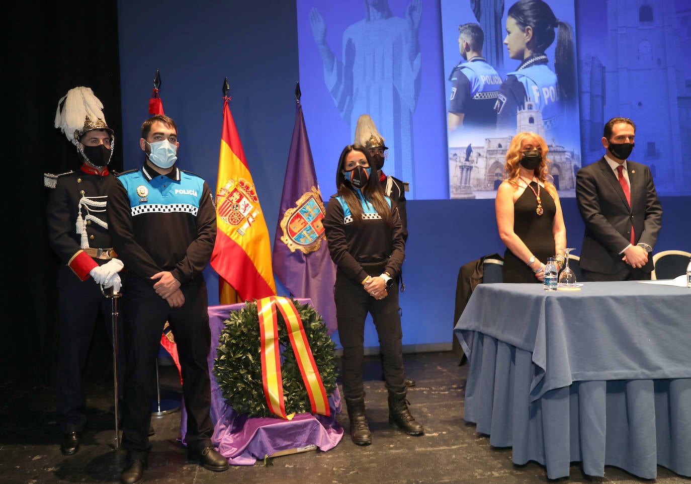 Fotos: La Policía Local de Palencia festeja al Santo Ángel
