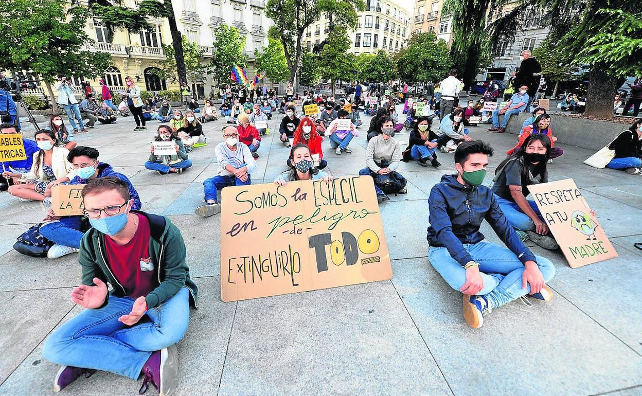 Una protesta de activistas de Greenpeace contra el cambio climático. 
