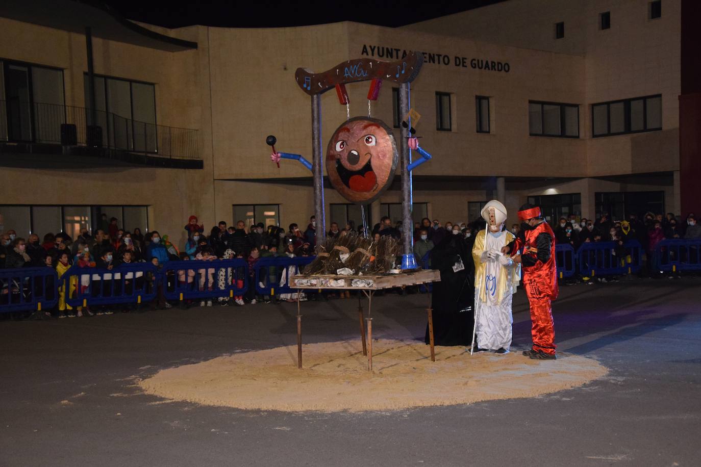 Fotos: Carnaval en Guardo: La quema de la falla de Don Gong