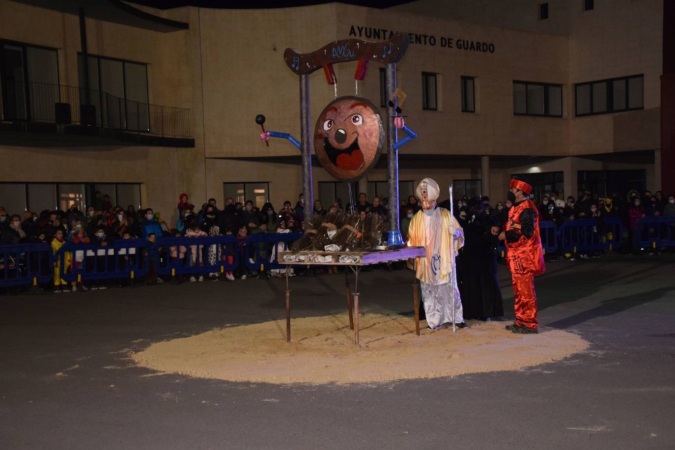 Fotos: Carnaval en Guardo: La quema de la falla de Don Gong