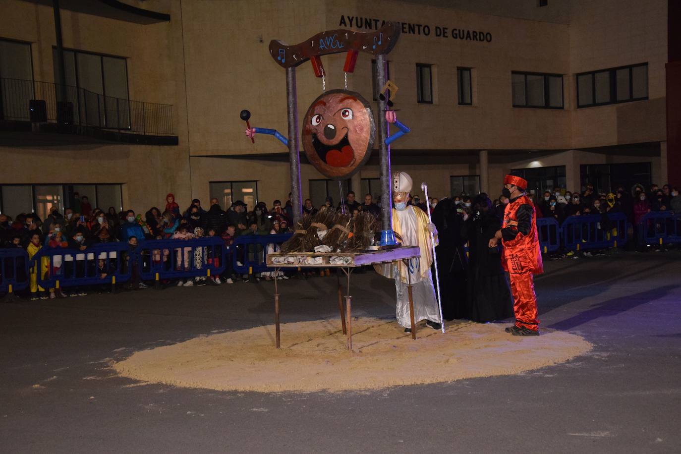 Fotos: Carnaval en Guardo: La quema de la falla de Don Gong