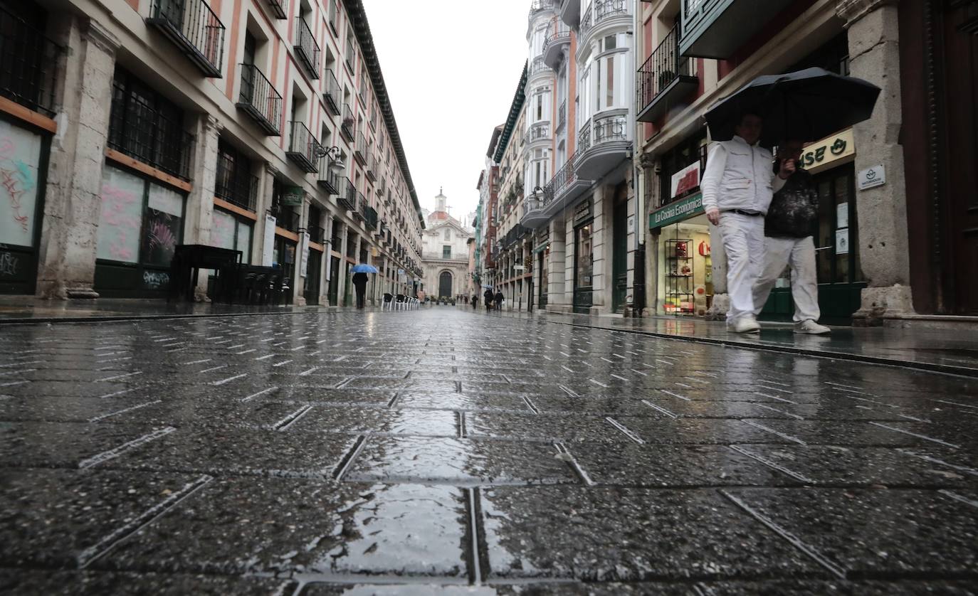 Fotos: La lluvia reaparece con fuerza en Valladolid