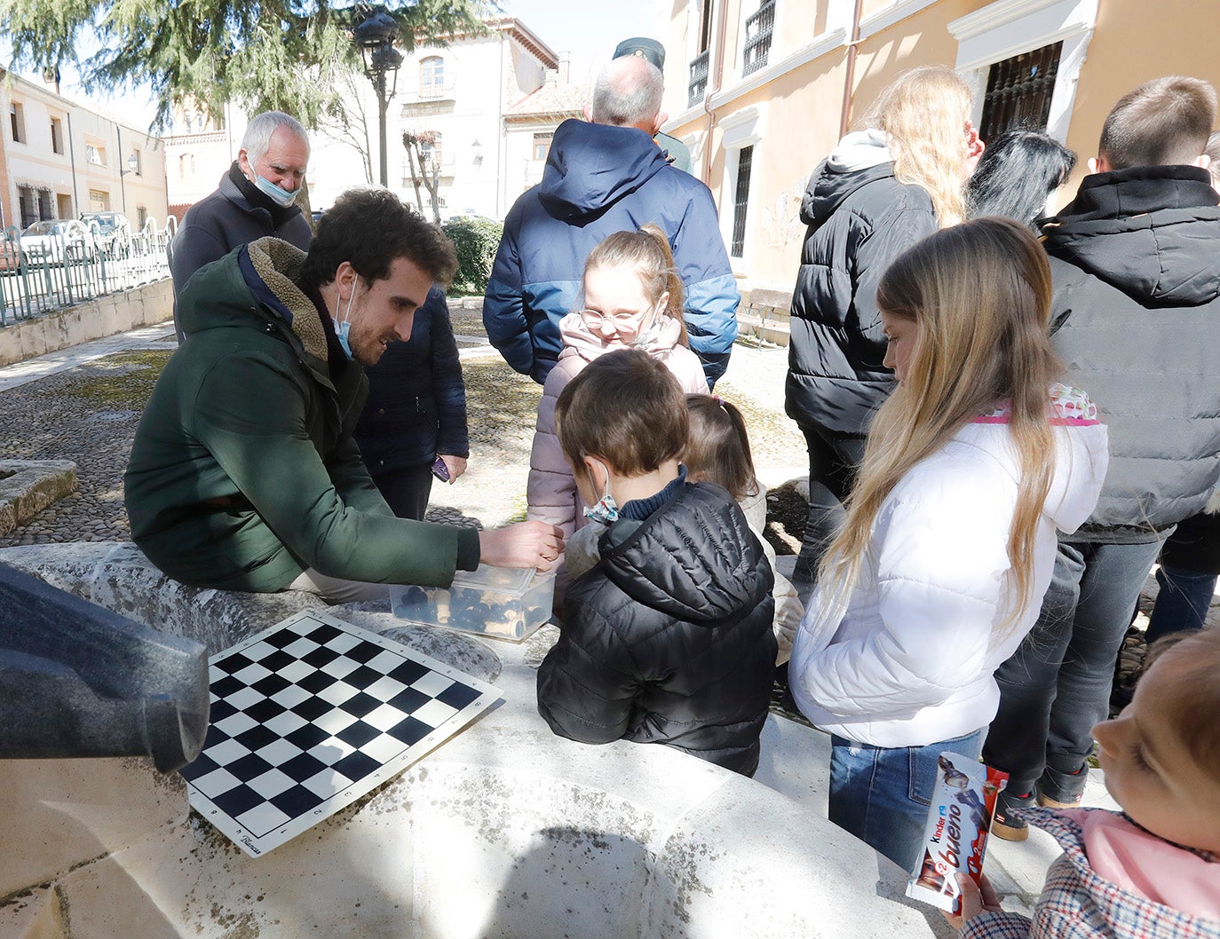 Paredes de Nava recibe a 11 refugiados de la guerra de Ucrania