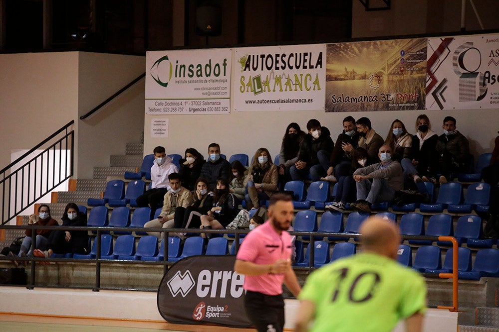 El BM Salamanca vende cara su derrota ante el intratable CB Santoña (24-29)