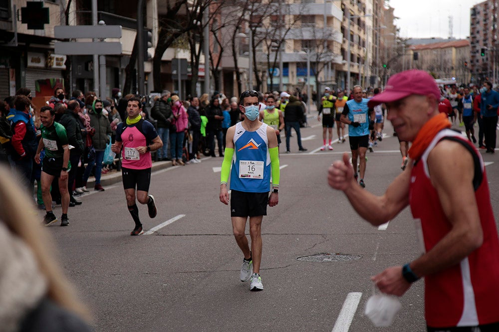 El Paseo de la Estación se convirtió en lugar de reencuentro de los participantes en la Media Maratón Ciudad de Salamanca
