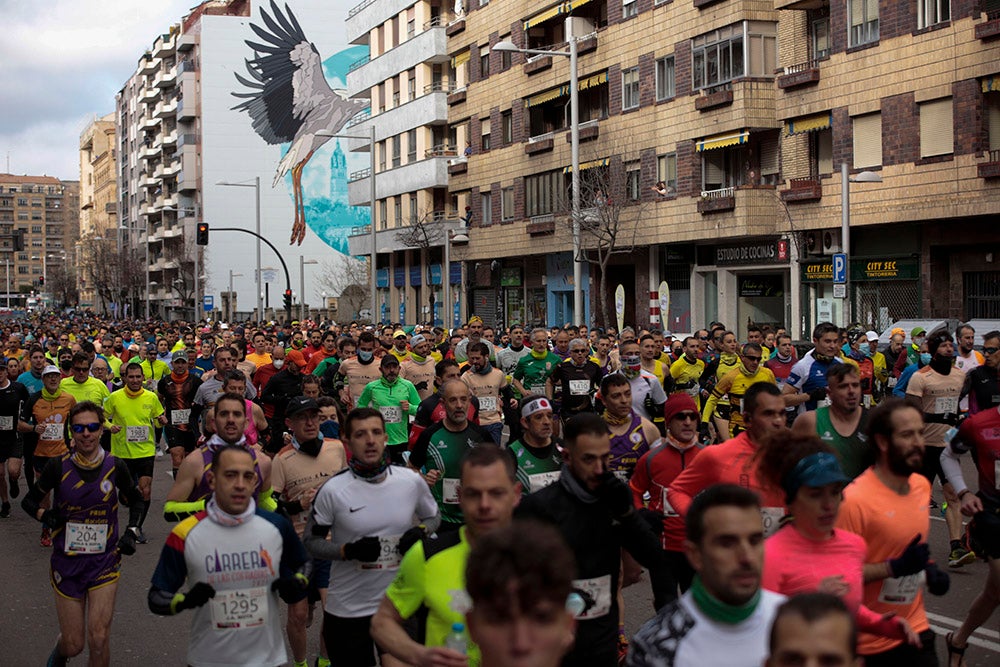 El Paseo de la Estación se convirtió en lugar de reencuentro de los participantes en la Media Maratón Ciudad de Salamanca