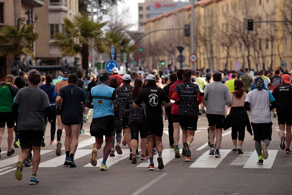 El Paseo de la Estación se convirtió en lugar de reencuentro de los participantes en la Media Maratón Ciudad de Salamanca