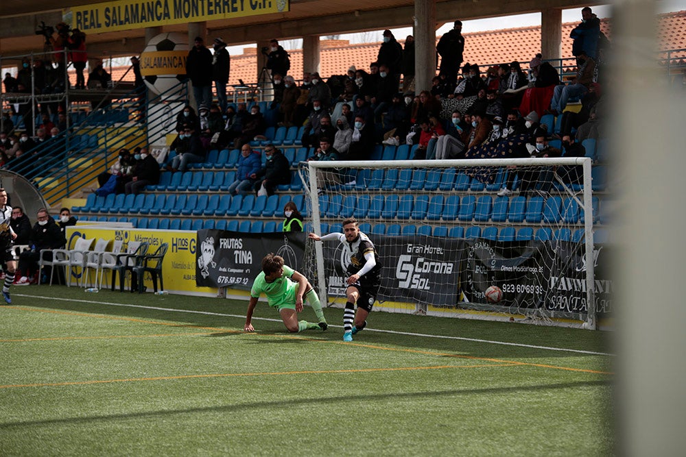 La falta de puntería condena a Unionistas a su tercera derrota seguida ante el Bilbao Athletic (0-1) 