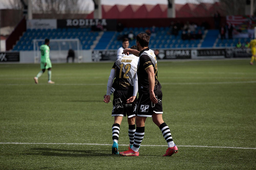 La falta de puntería condena a Unionistas a su tercera derrota seguida ante el Bilbao Athletic (0-1) 