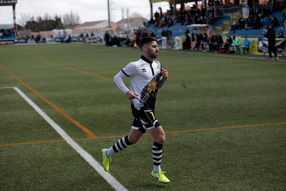 La falta de puntería condena a Unionistas a su tercera derrota seguida ante el Bilbao Athletic (0-1) 