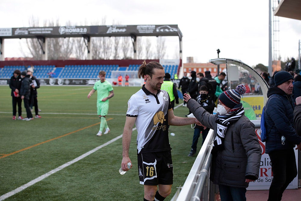 La falta de puntería condena a Unionistas a su tercera derrota seguida ante el Bilbao Athletic (0-1) 