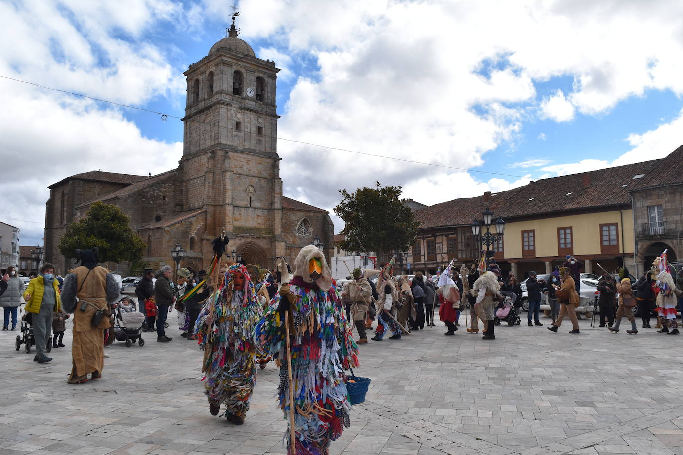 Las calles aguilarenses disfrutaron de las fiestas de los Carnavales.