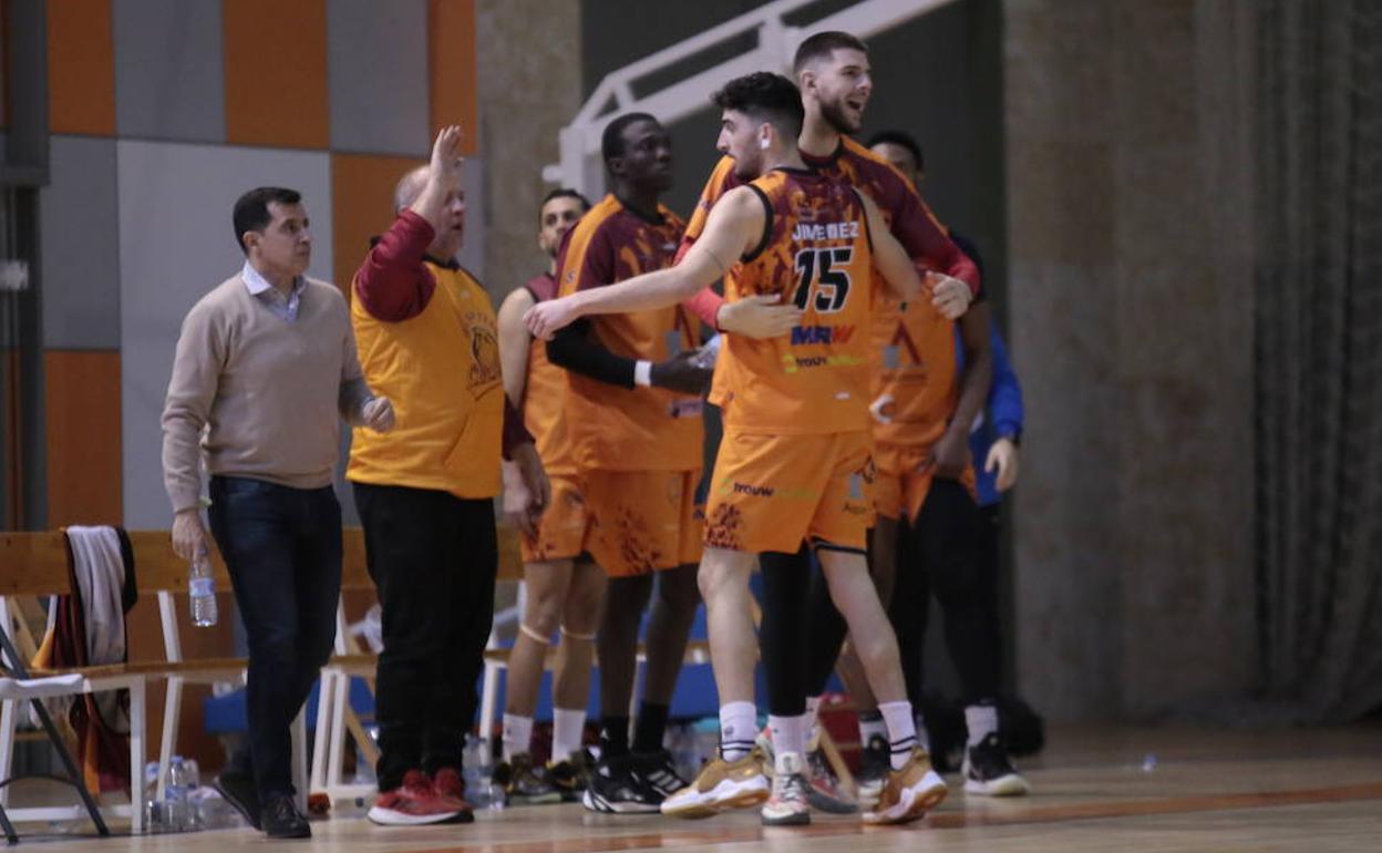 Duelo dramático por la cola entre el Aquimisa Carbajosa Empresarial y el Udea Algeciras