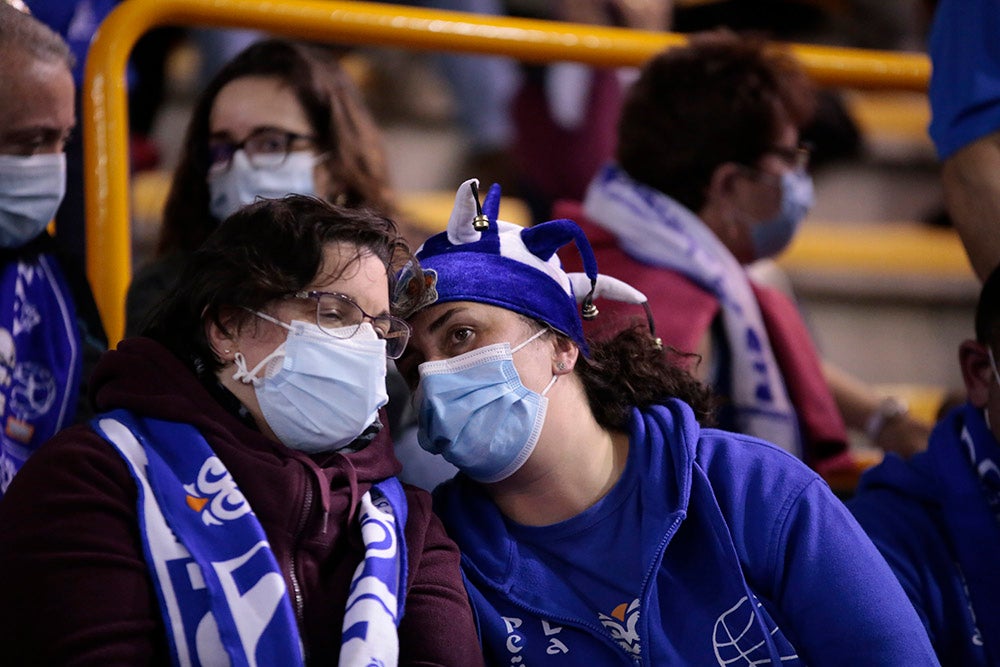 Extraordinario ambiente en un Würzburg que volvía al cien por cien de aforo y que empujó al CB Avenida a conseguir la primera victoria en la eliminatoria europea ante Girona 