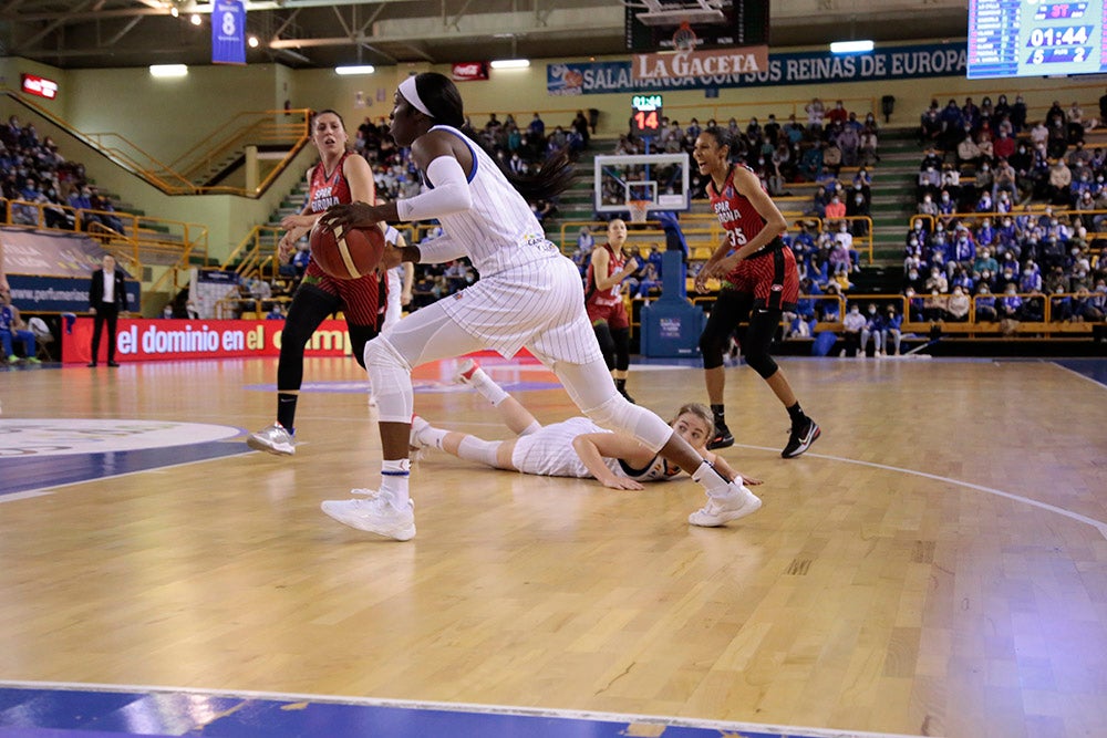 Un Avenida con corazón, compromiso y calidad se acerca a la Final-Four tras una exhibición ante Girona (77-63)