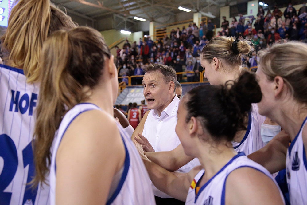Un Avenida con corazón, compromiso y calidad se acerca a la Final-Four tras una exhibición ante Girona (77-63)