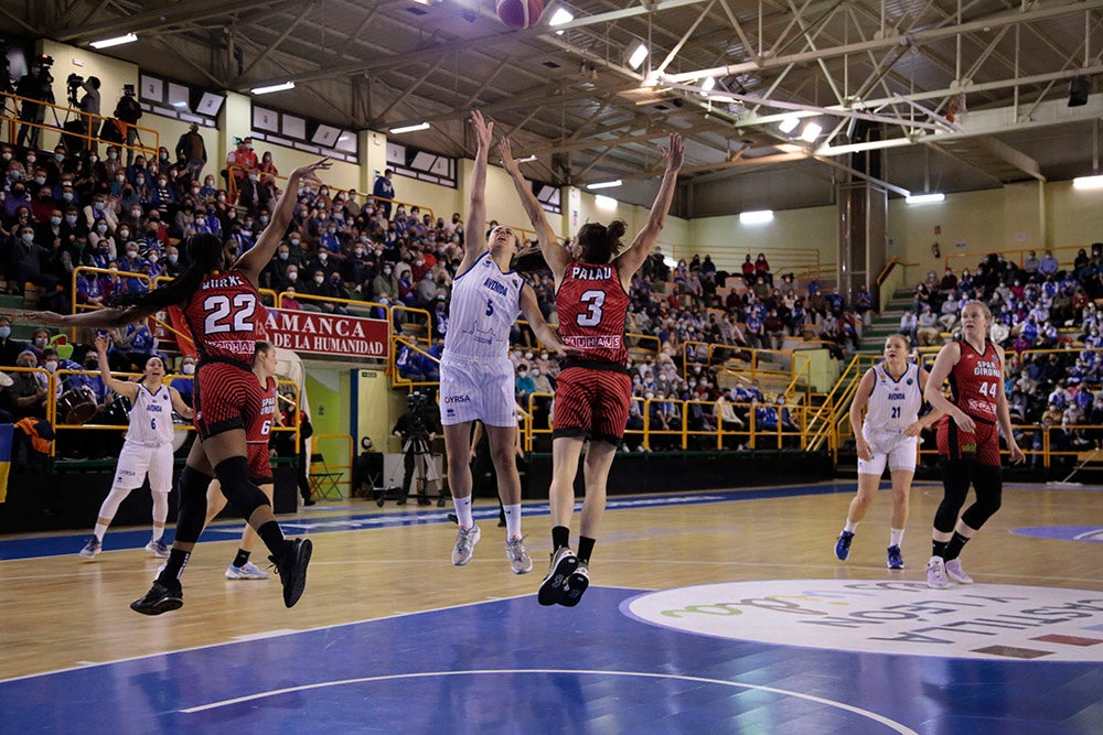 Un Avenida con corazón, compromiso y calidad se acerca a la Final-Four tras una exhibición ante Girona (77-63)