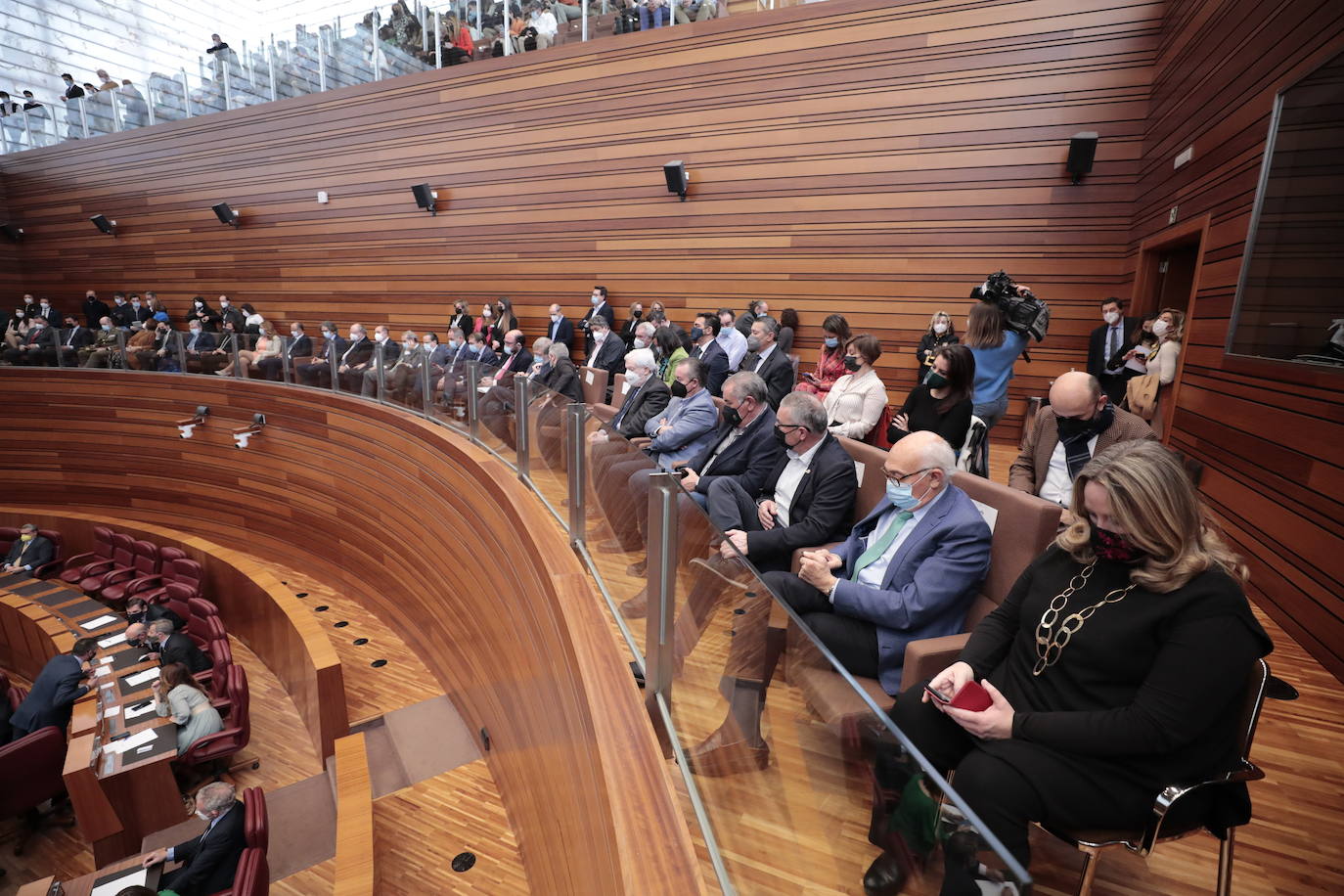 Diferentes momentos del acto de constitución de las Cortes. 