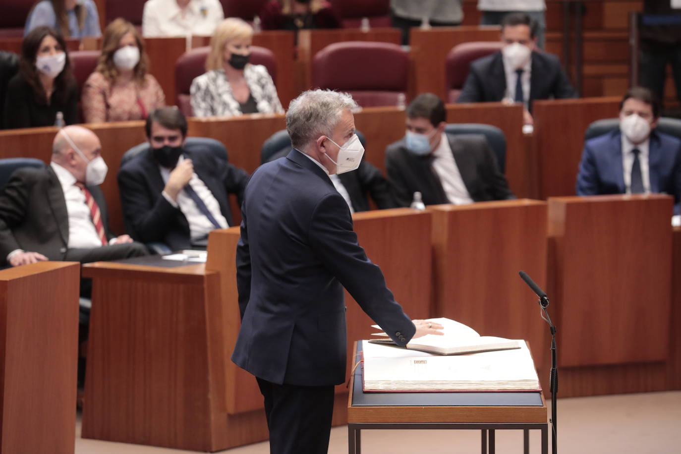 Diferentes momentos del acto de constitución de las Cortes. 