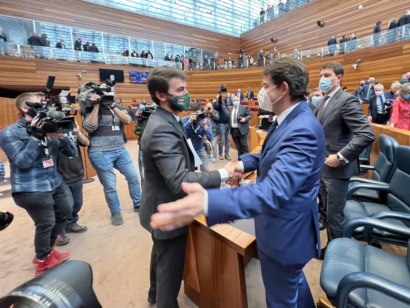 Diferentes momentos del acto de constitución de las Cortes. 