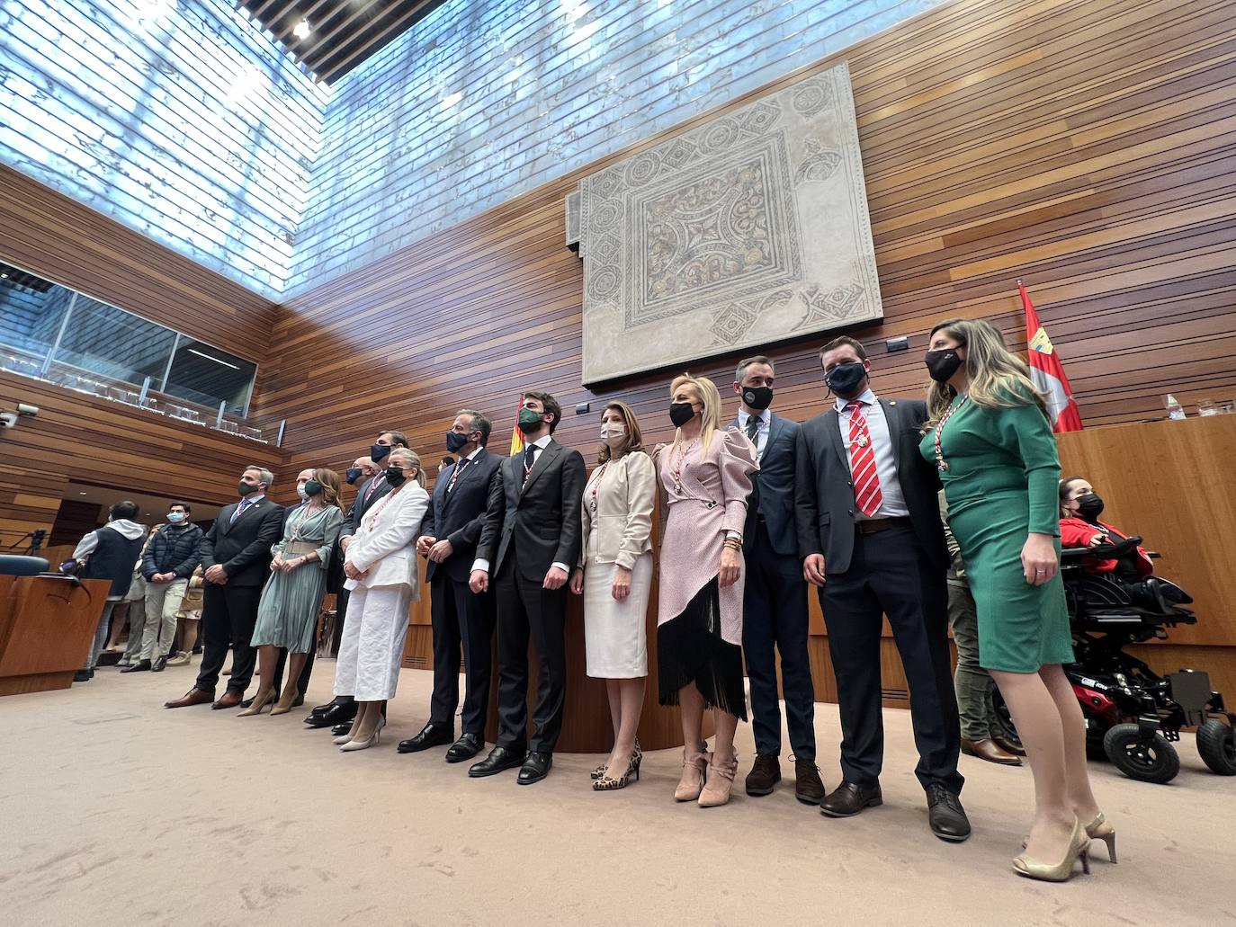 Diferentes momentos del acto de constitución de las Cortes. 